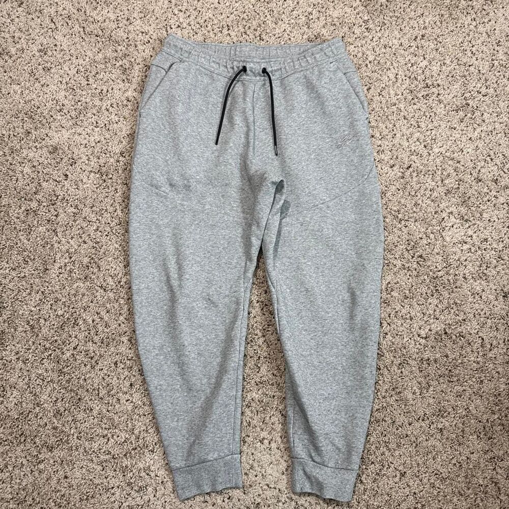 Nike Men's Grey Joggers-tracksuits
